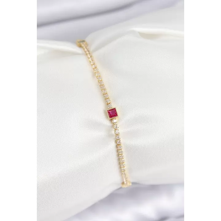 Pirinç Zirkon Taşlı Kare Model Gold Renk Kadın Bilekilk