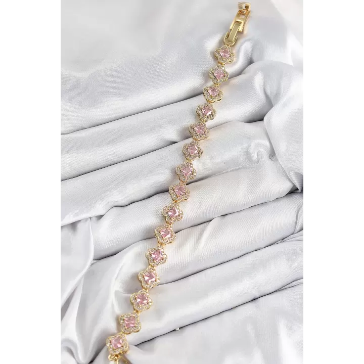 Pirinç Zirkon Taşlı Pembe Yonca Baget Model Gold Renk VIP Seri Kadın Bileklik