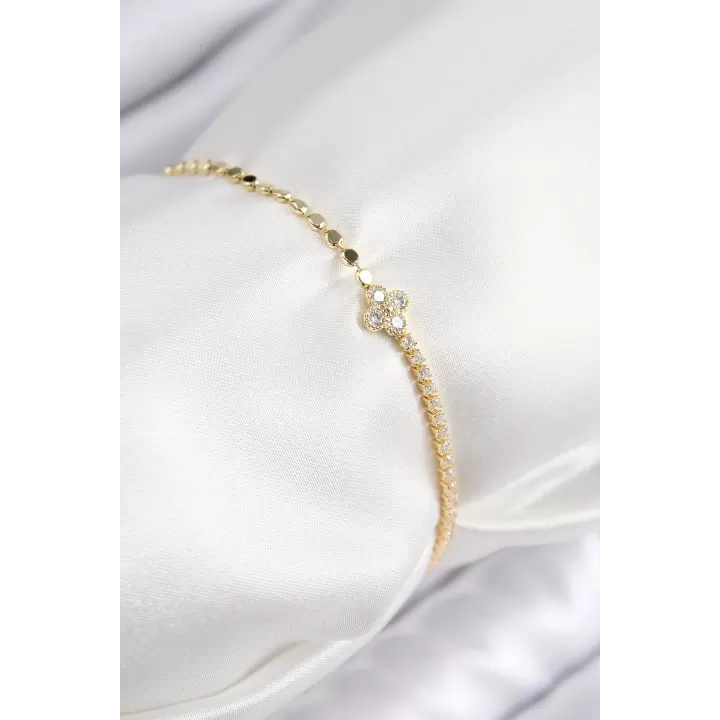 Pirinç Zirkon Taşlı Yonca Model Ezme Zincir Gold Renk Kadın Bileklik