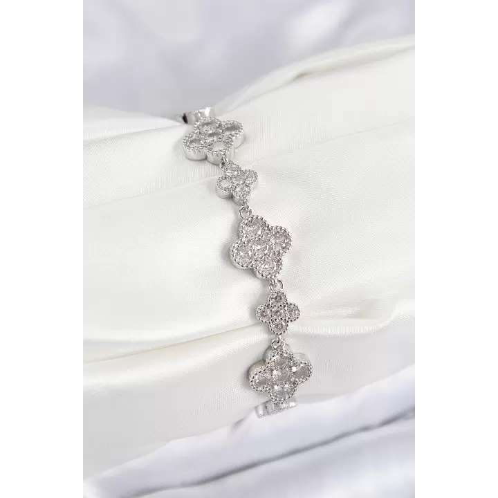 Pirinç Zirkon Taşlı Yonca Model Gümüş Renk VIP Seri Kadın Bileklik