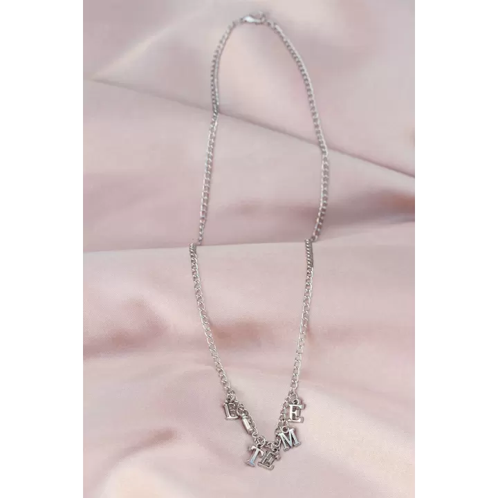 Yeni Sezon Biteme Yazılı Gümüş Renk Sallantılı Kadın Kolye