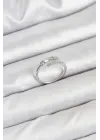 Pirinç Gümüş Renk Kalpli Detaylı Zirkon Taşlı Kadın Yüzük