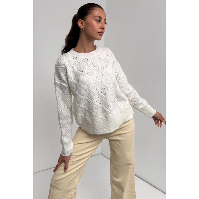 Bisiklet Yaka Desenli Dokulu Triko Kazak