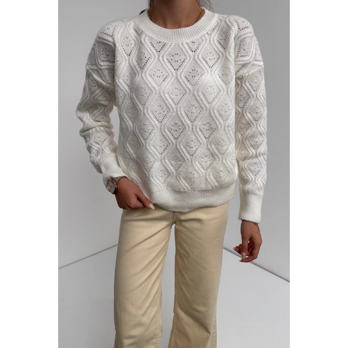 Bisiklet Yaka Desenli Dokulu Triko Kazak