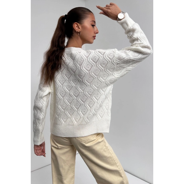 Bisiklet Yaka Desenli Dokulu Triko Kazak