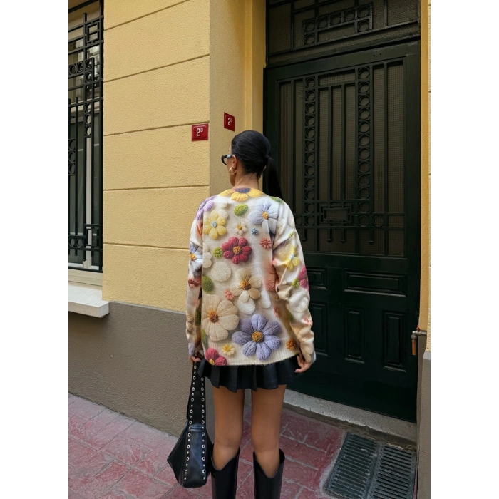 Bisiklet Yaka Desenli Triko Kazak