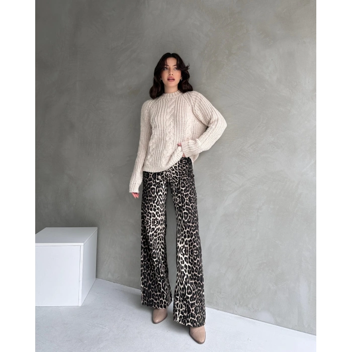 Bisiklet Yaka Örgü Desenli Triko Kazak