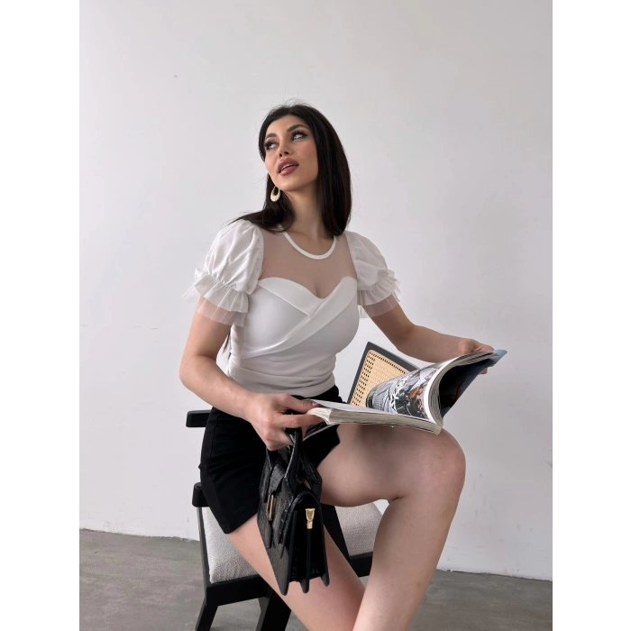 Bisiklet Yaka Tül Detaylı Kolları Fırfırlı Bluz