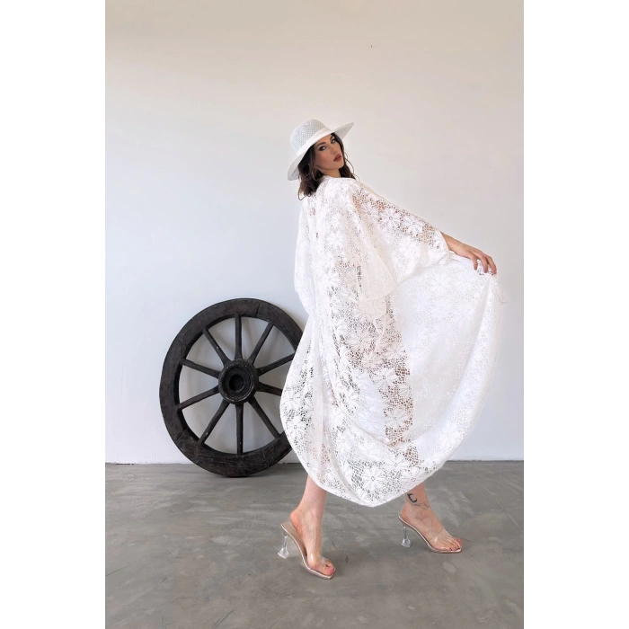 Çicek Desenli Uzun Güpür Kimono