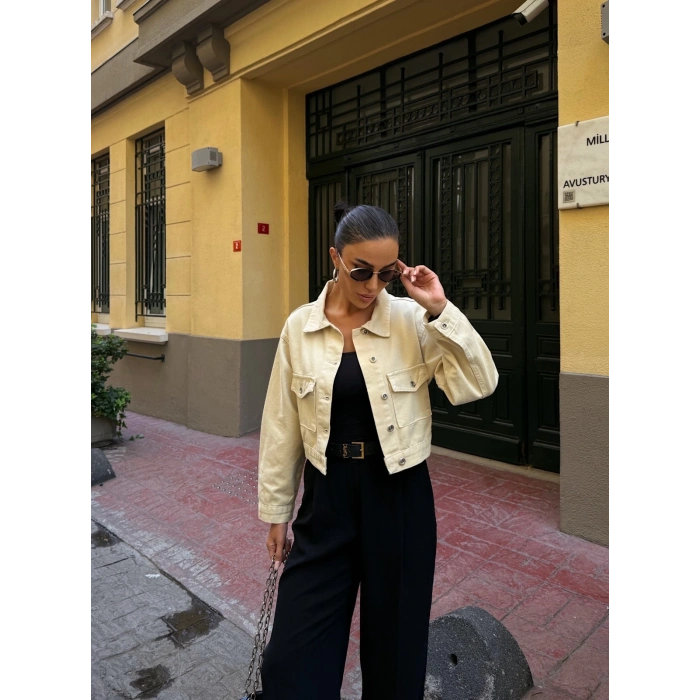 Çift Cep Denim Crop Ceket