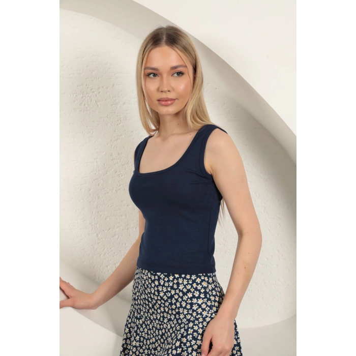 Çilek Viskon Kumaş Askılı Crop-Lacivert