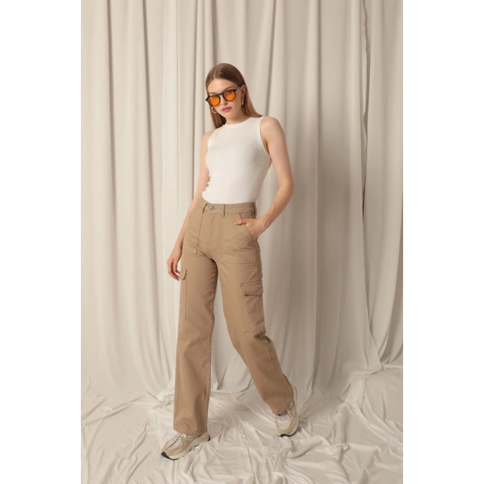 Denim Kumaş Kargo Cepli Kadın Bej Pantolon