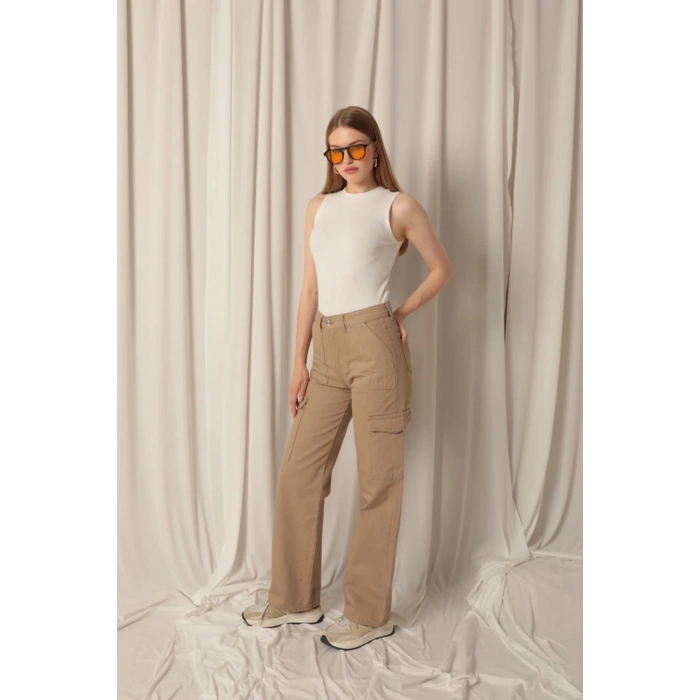 Denim Kumaş Kargo Cepli Kadın Bej Pantolon