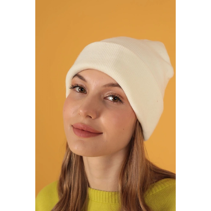 Düz Kadın Ekru Bere