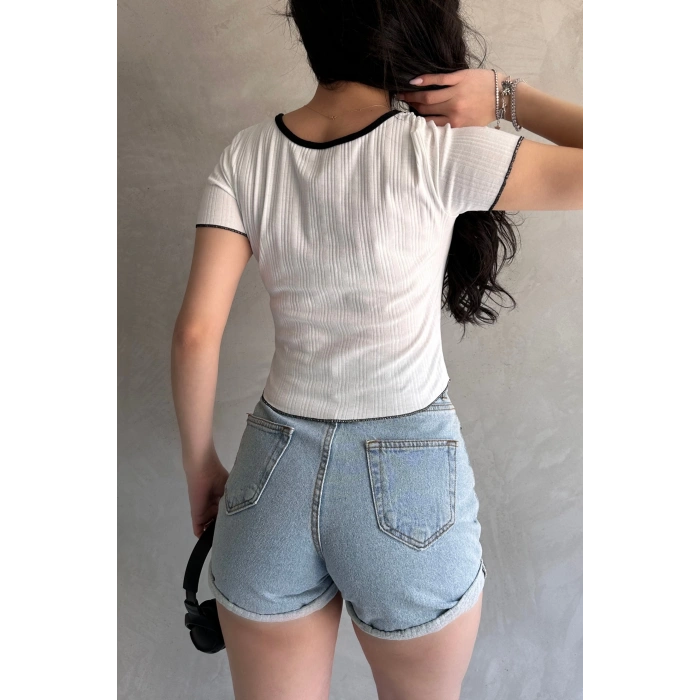 Havuz Yaka Biye Detaylı Crop Bluz