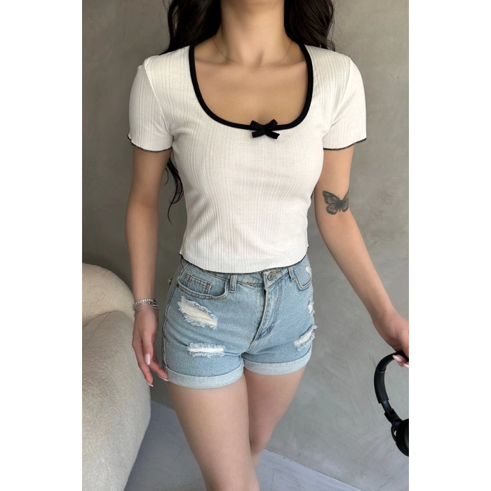 Havuz Yaka Biye Detaylı Crop Bluz