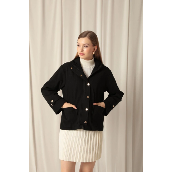 Kaşe Kumaş Kapüşonlu Kısa Kadın Siyah Kaban