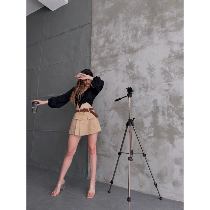 Kemerli Kapak Detaylı Gabardin Şort Etek