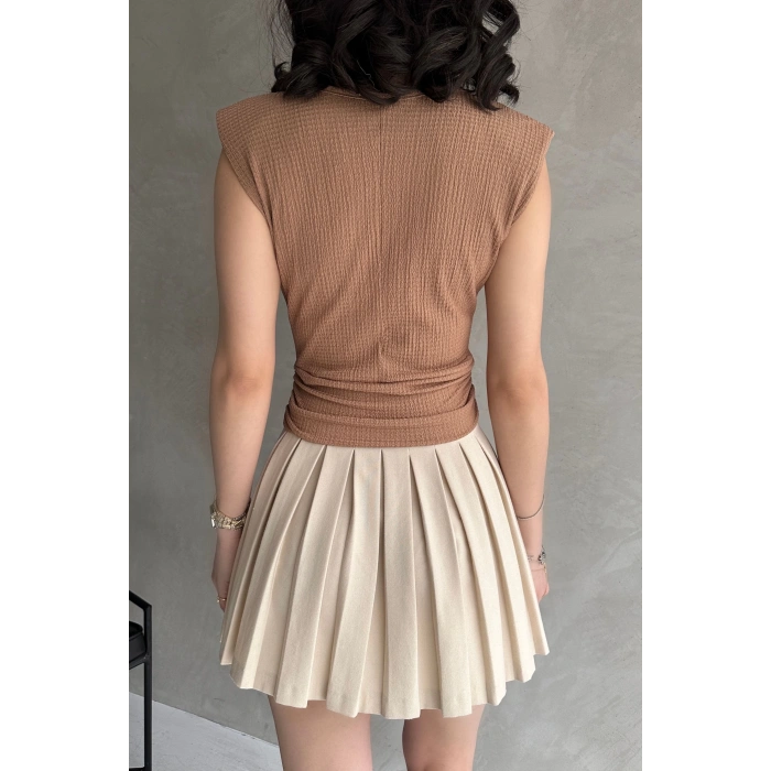 Omuzu Vatkalı Beli Kemerli Bürümcük Bluz