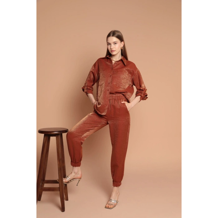 Parlak Kumaş Kadın Takım-Kahve
