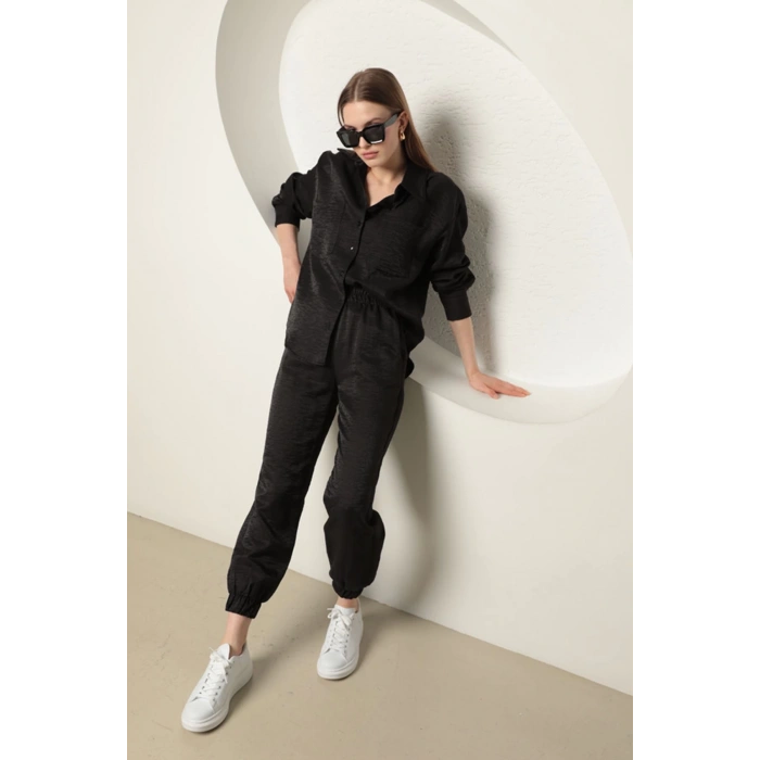 Parlak Kumaş Kadın Takım-Siyah