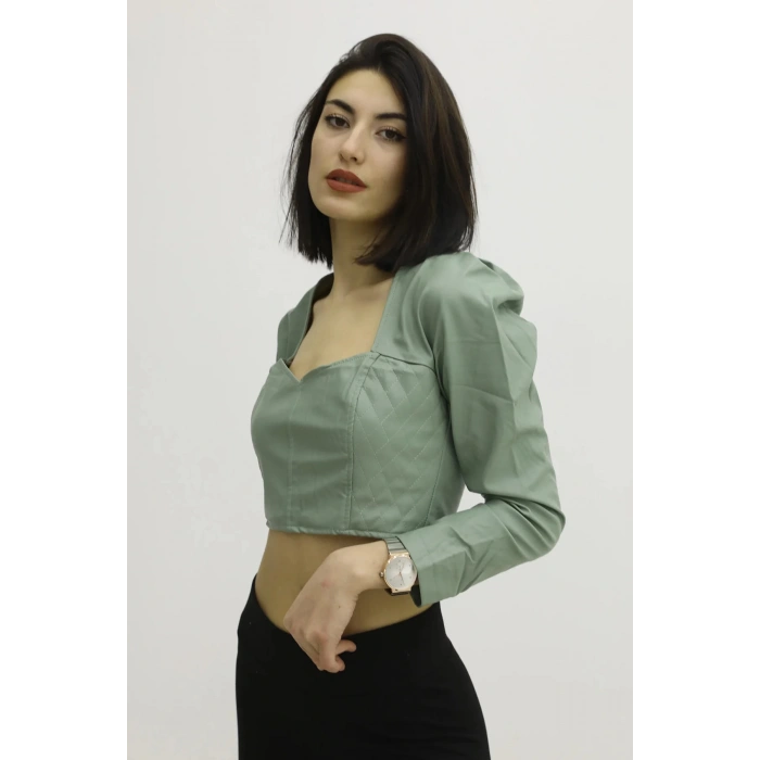 Sırt Lastikli Dekolteli Deri Bluz Yeşil - P-019690