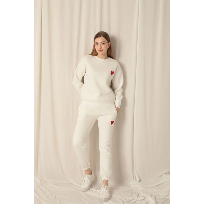 Üç İplik Kumaş Kalp Nakışlı Kadın Ekru Takım