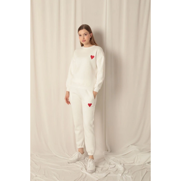 Üç İplik Kumaş Kalp Nakışlı Kadın Ekru Takım