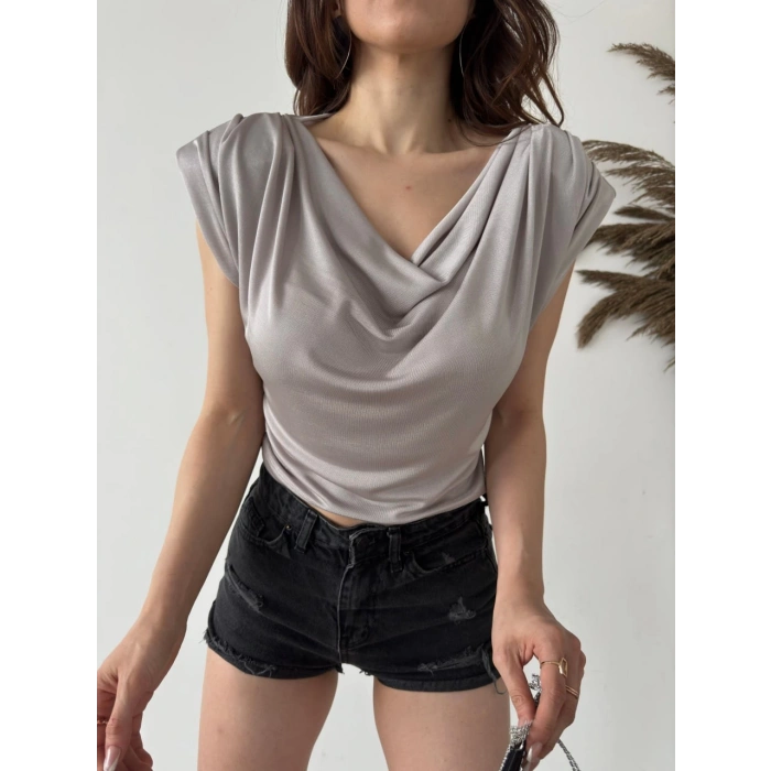 Vatkalı Degaje Yaka Buzzy Bluz