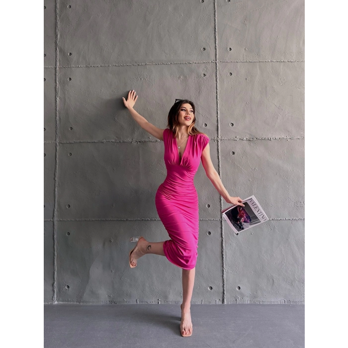 Yanı Büzgü Detaylı Dekolteli Maxi Boy Dalgıç Elbise