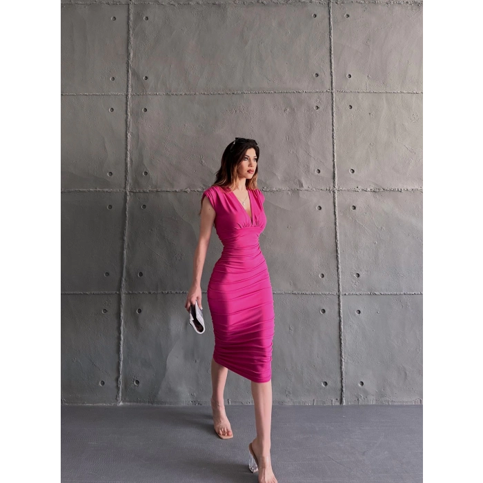 Yanı Büzgü Detaylı Dekolteli Maxi Boy Dalgıç Elbise