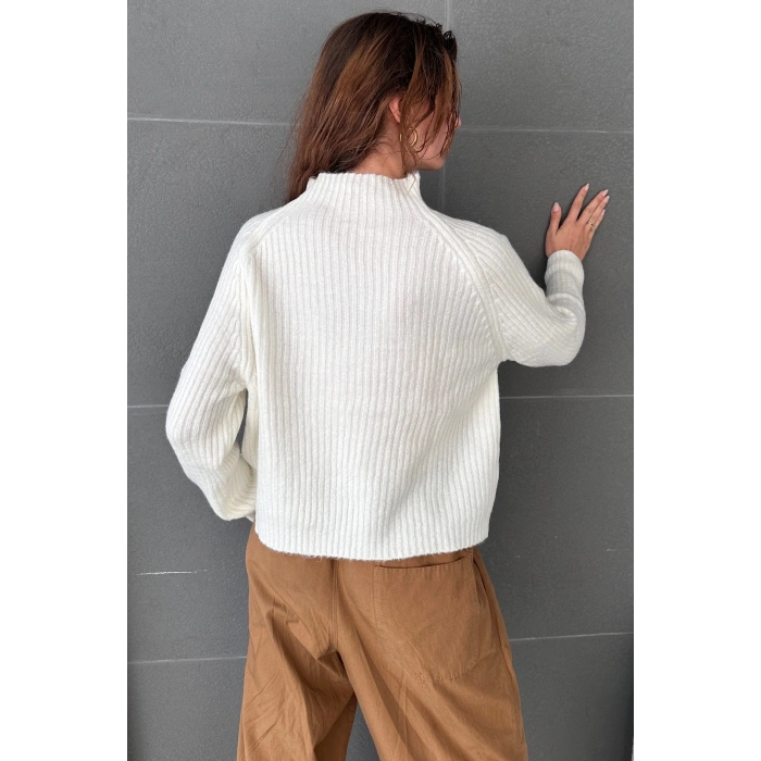 Yarım Balıkçı Fitilli Triko Kazak