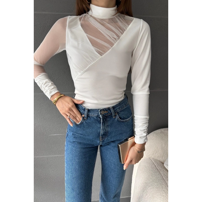 Yarım Balıkçı Tül Detaylı Bluz