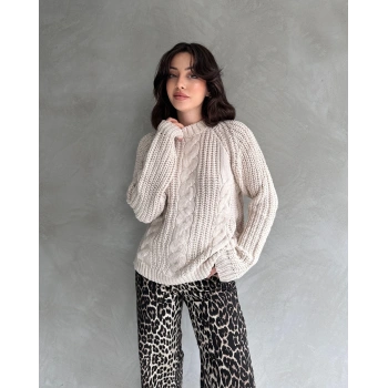 Bisiklet Yaka Örgü Desenli Triko Kazak