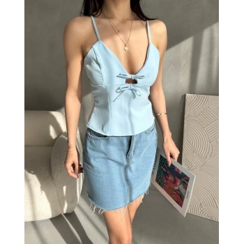 İp Askılı Fiyonk Detaylı Crep Bluz