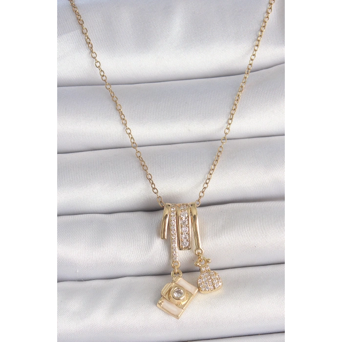 Dodes Dodes 316L Çelik Gold Renk Zirkon Taşlı Sallantı Fotoğraf Makinası Figür Charm Kadın Kolye TG27BKO10097