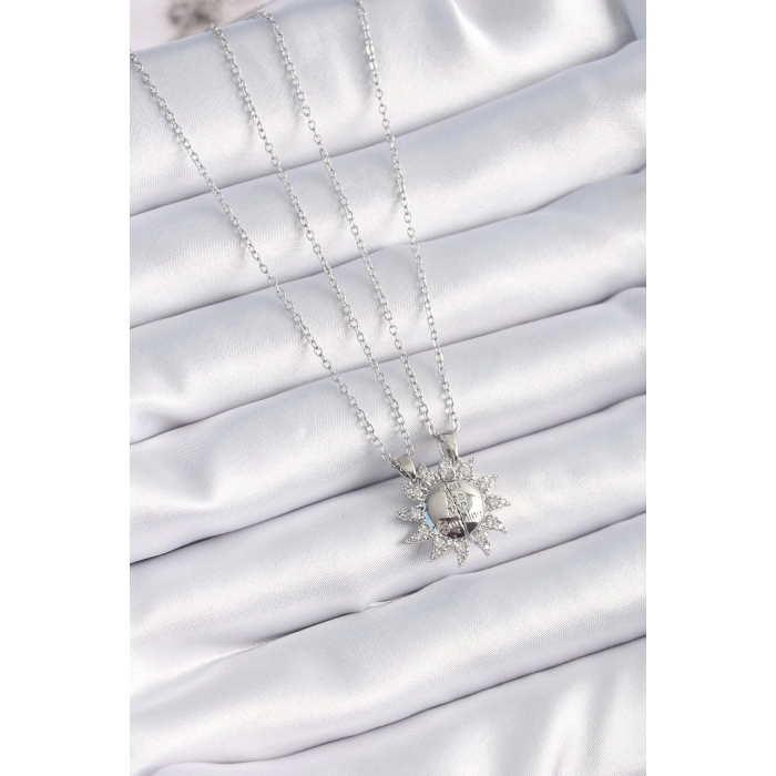 Dodes Dodes 316L Çelik Gümüş Renk Zirkon Taşlı Güneş Model İşleme Yazı Detay Arkadaşlık Kolyesi TG27BKO9289