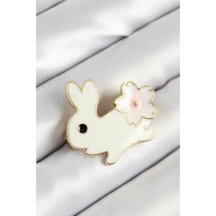 Dodes Dodes Mineli Çiçek Detaylı Krem Tavşan Figürlü Gold Renk Kadın Broş TG27BR452
