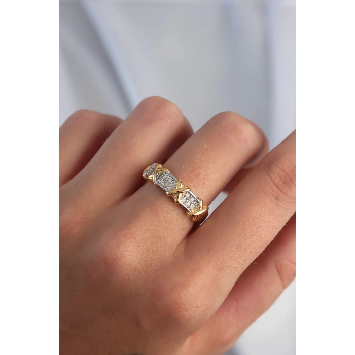 Dodes Dodes Pirinç Ayarlamalı Gümüş Renk Zirkon Taşlı XOXO Model Yüzük TG27BYK3284