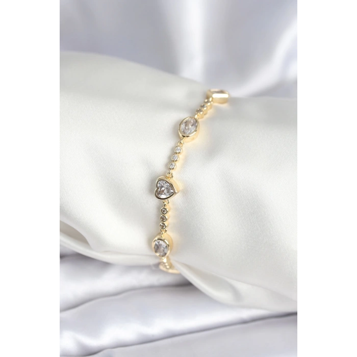 Dodes Dodes Pirinç Gold Renk Zirkon Taşlı Kalpli Model Kadın Bileklik TG27BB7967