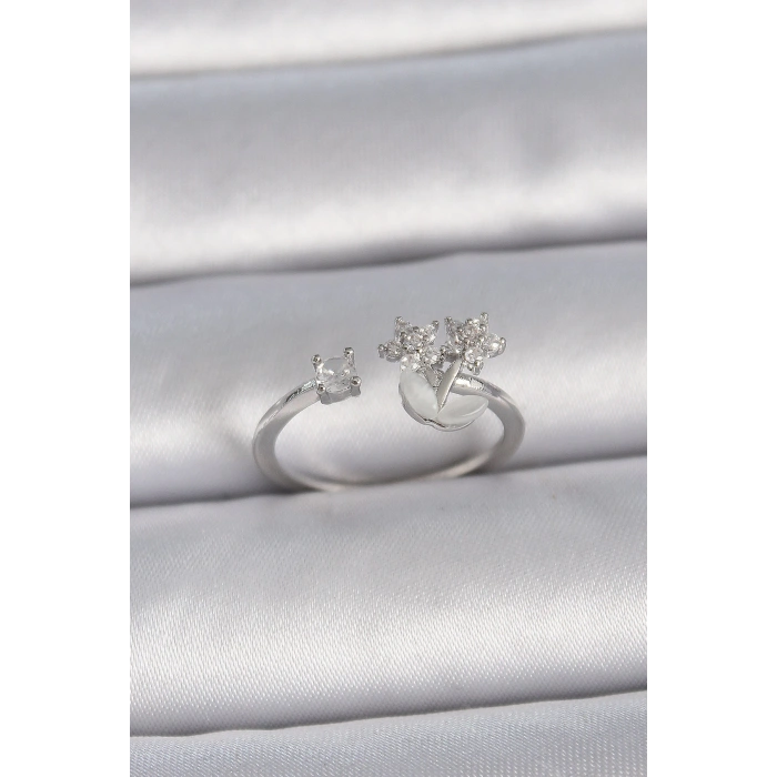 Dodes Dodes Pirinç Gümüş Renk Ayarlanabilir Zirkon Taşlı Yıldız Model Kadın Yüzük TG27BYK3397