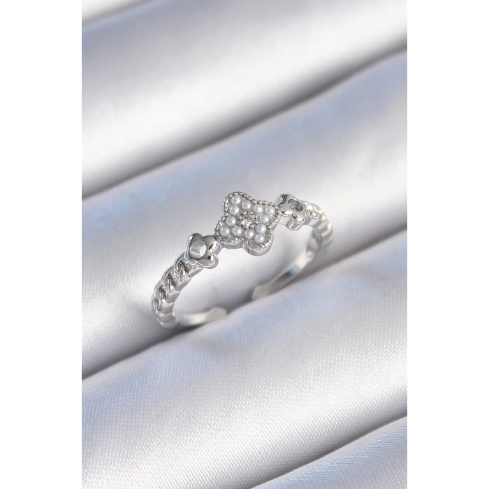 Dodes Dodes Pirinç Gümüş Renk İncili Yonca Model Zirkon Taş Detaylı Kadın Yüzük TG27BYK3439