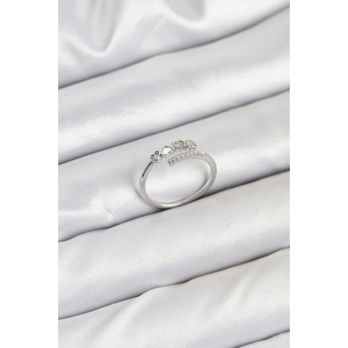 Dodes Dodes Pirinç Gümüş Renk Kalpli Detaylı Zirkon Taşlı Kadın Yüzük TG27BYK3841