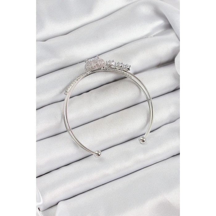 Dodes Dodes Pirinç Gümüş Renk Kalpli Zirkon Taşlı Kadın Bileklik TG27BB7065