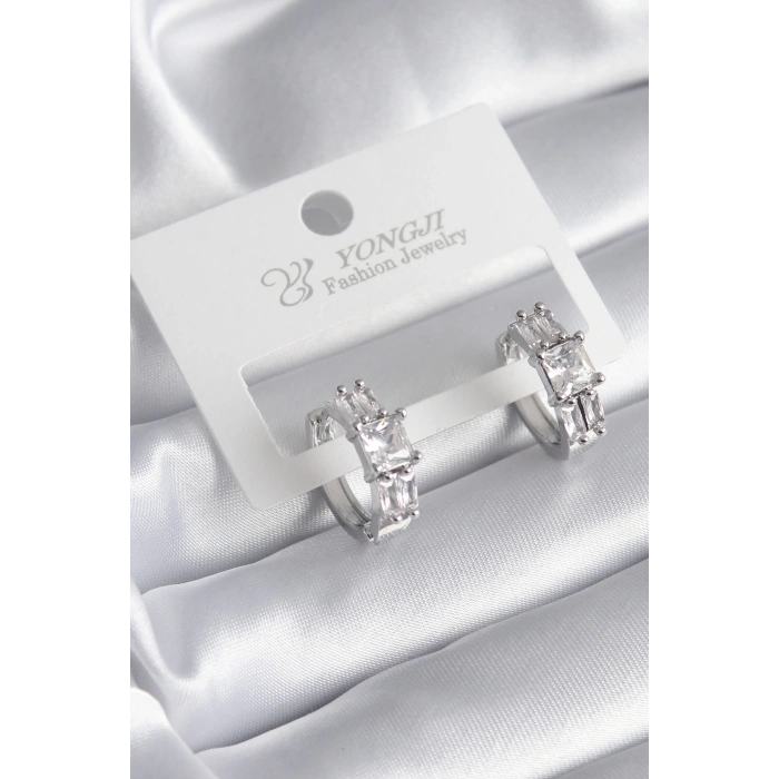 Dodes Dodes Pirinç Gümüş Renk Kare Zirkon Taşlı Kadın Küpe TG27BKP8351