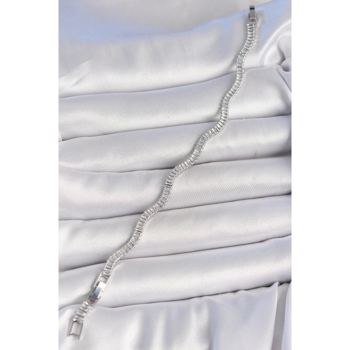 Dodes Dodes Pirinç Gümüş Renk Su Yolu Zirkon Taşlı Model Kadın Bileklik TG27BB6925