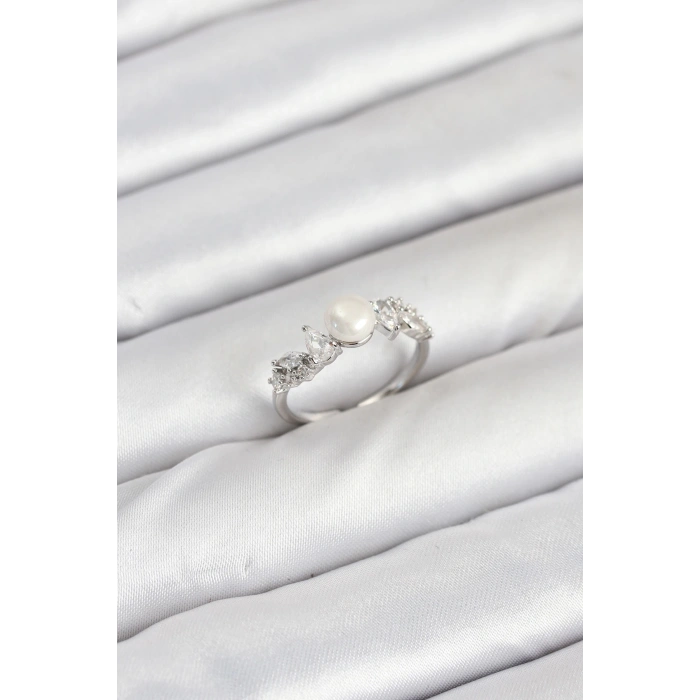 Dodes Dodes Pirinç Gümüş Renk Zirkon Taşlı İncili Model Kadın Yüzük TG27BYK3853