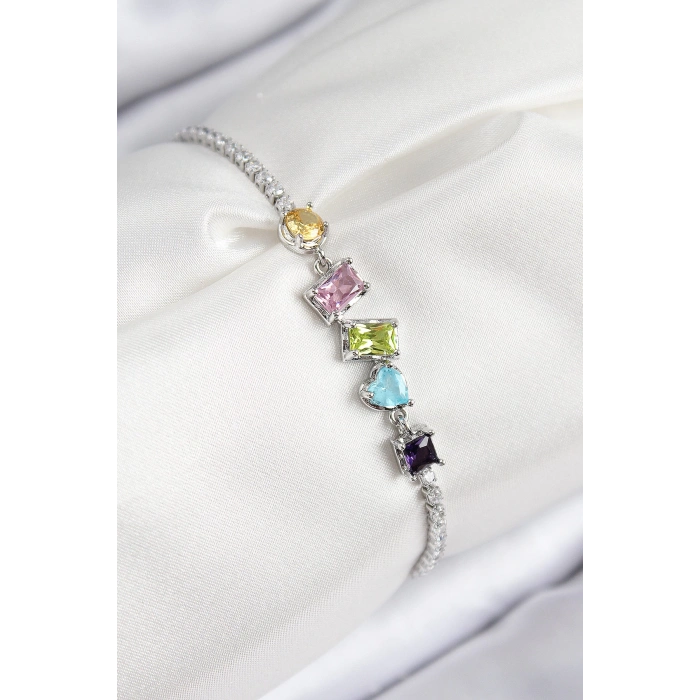 Dodes Dodes Pirinç Renkli Zirkon Taşlı Geometrik Model Gümüş Renk Kadın Bileklik TG27BB7688