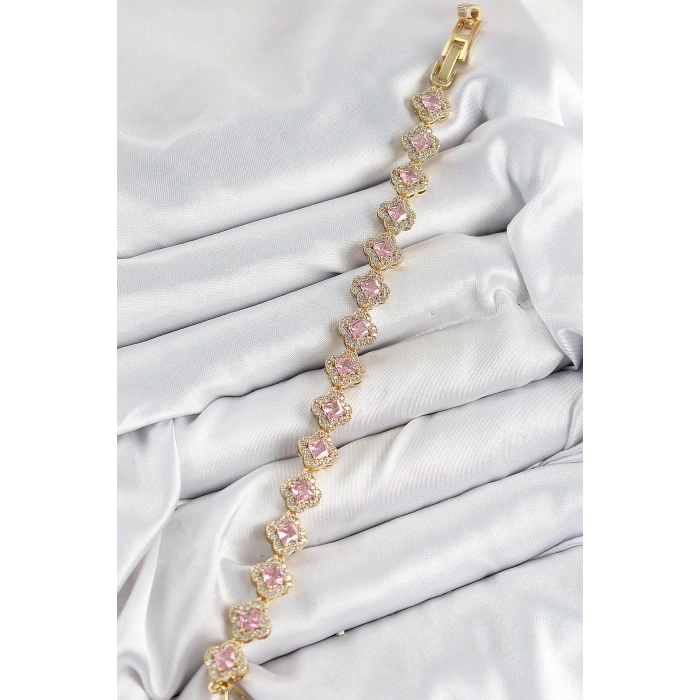 Dodes Dodes Pirinç Zirkon Taşlı Pembe Yonca Baget Model Gold Renk VIP Seri Kadın Bileklik TG27BB7506