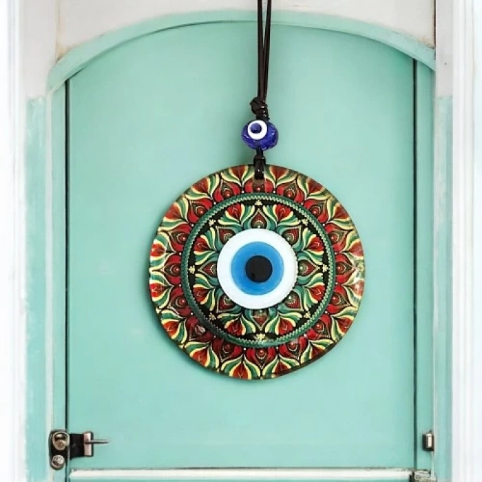 Dodes Kırmızı Çiçek Desenli Ve Nazar Boncuklu El Yapımı Füzyon Cam Duvar Süsü